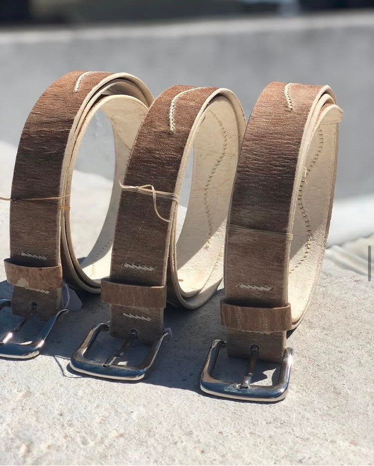 CINTO DE CUERO CON COSTURA